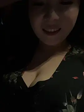 美女Lola666999在线直播