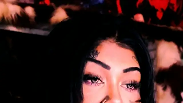 indian_dreamgirl webcam