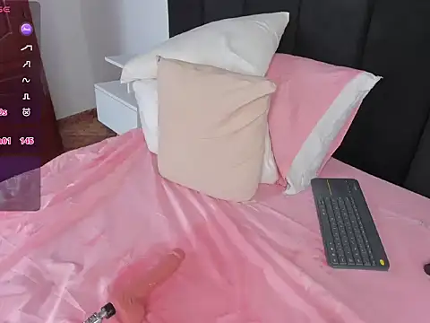 Sophia-Gomezz webcam