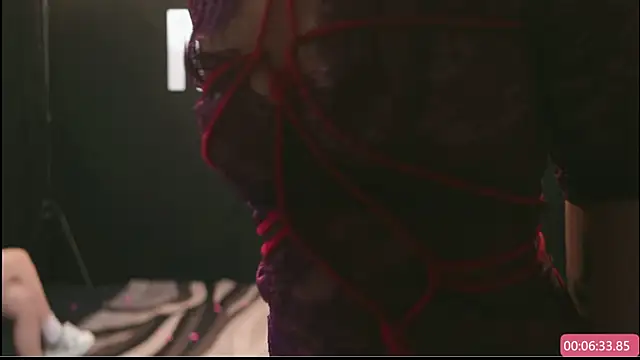 美女MHe-002在线直播