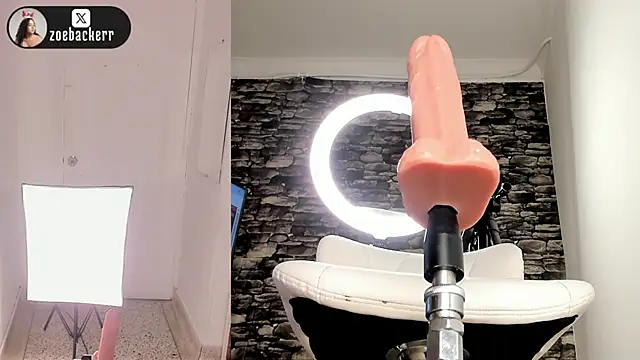 zoe_backer webcam