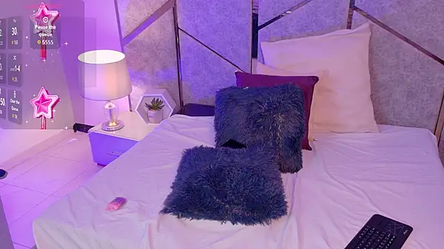 Ashley-Monroe webcam