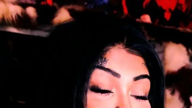 indian_dreamgirl webcam