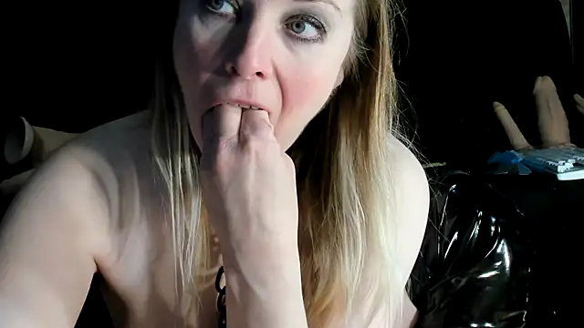 Naughty__Slave webcam