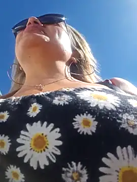 Webcam Model (Afroditecash)  is live.Free join now!