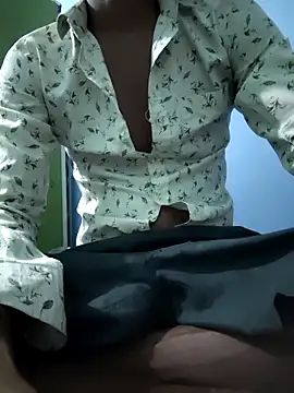 rayi_queen_4 - RAYI_Queen_4's free webcam - UK Sex Cams