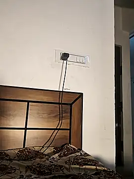 DIRTYSECRET_QUEEN_07