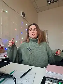 Juicy_PeachLux - brunette fat live cam model from 