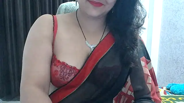 SimmiQueen_77 live sex cam