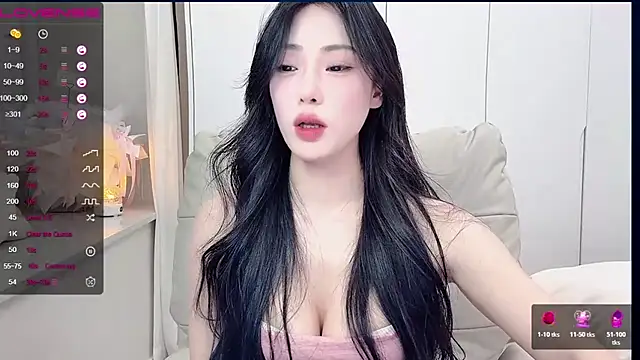 美女uuxiaocai在线直播