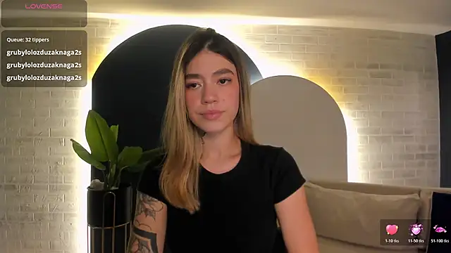 ViolettHansson webcam