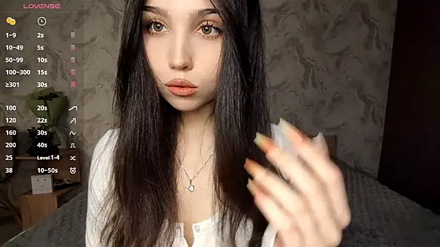 Qwami_Amie webcam stripchat model stream image