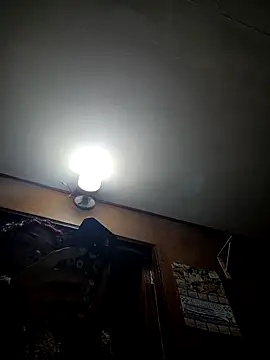 Scarlet_curly8a webcam