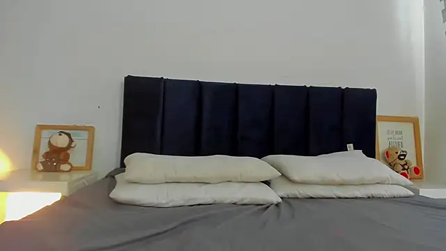 melanie_roux__ webcam