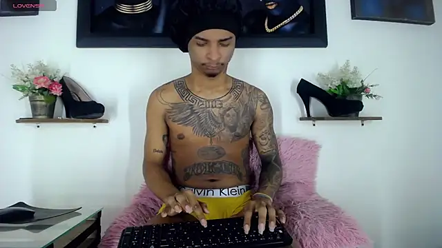 Tatoo_Noah webcam