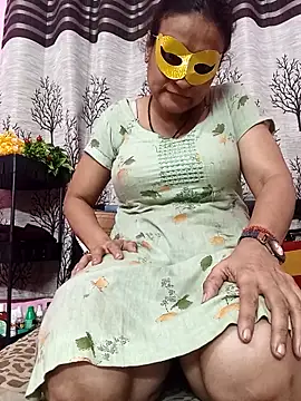 Webcam Model (Gullapi)  is live.Free join now!