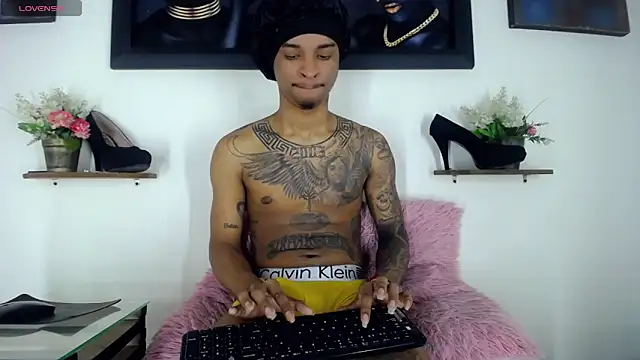 Tatoo_Noah webcam