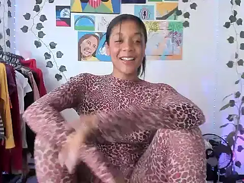 ElectraaJoness webcam