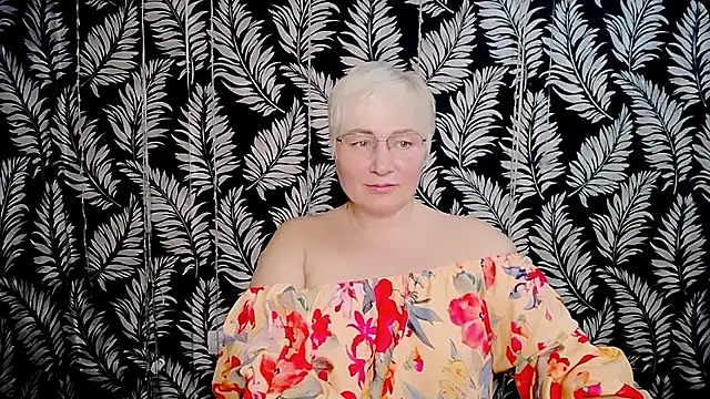 Olivia_playful webcam