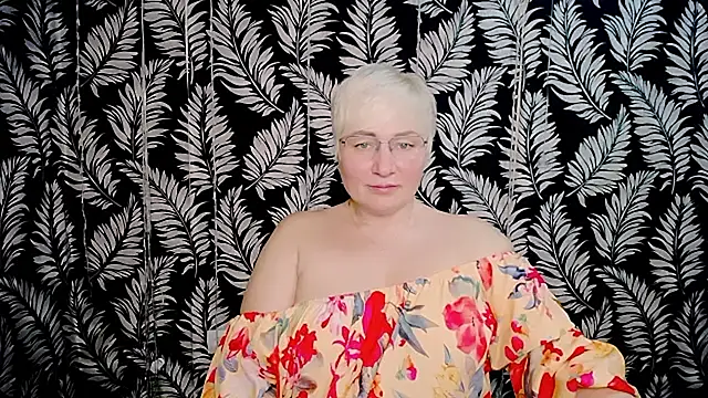 Olivia_playful webcam