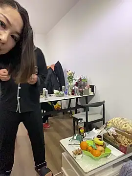 xiaoyi-10 (F young) - 精液刷牙