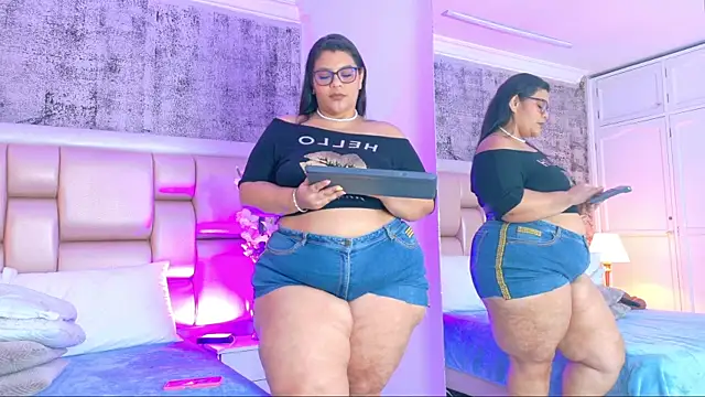 SelennaCooper webcam