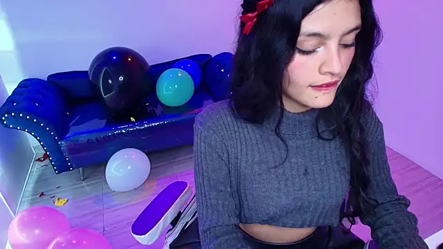 Maddie_T18 webcam