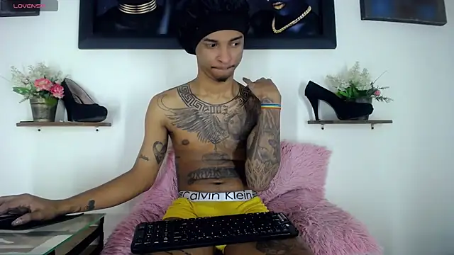 Tatoo_Noah webcam