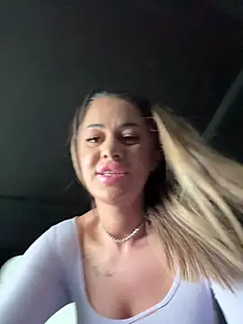 Webcam Model (KirstieVegas)  is live.Free join now!