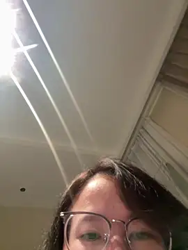 美女Krismil3在线直播