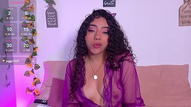 emiily_curly webcam