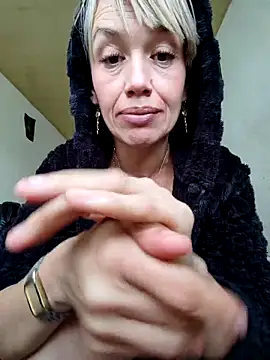 Webcam Model (MARILYNMADELENAKOVANOVA)  is live.Free join now!