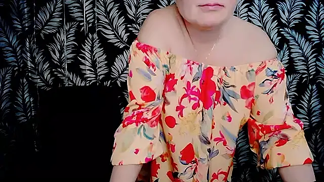 Olivia_playful webcam