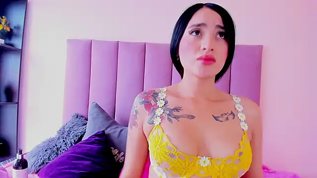 violet_myerrs webcam