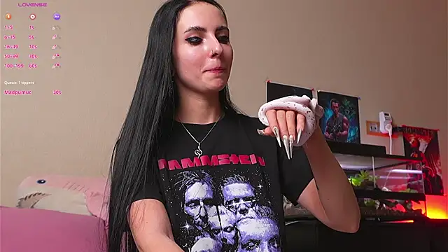 YaraAveiri - Live Cam