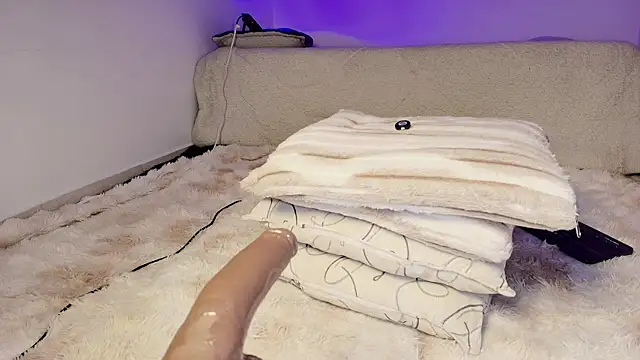 Madeline_Dreams webcam