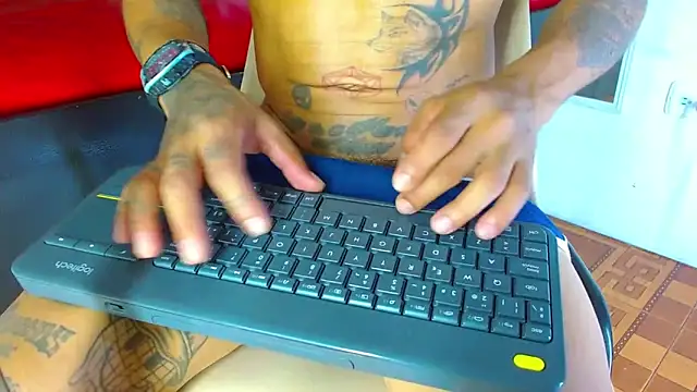 hot_latino_x - Hot_Latino_x's free webcam - UK Sex Cams