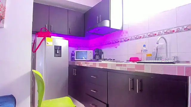 emma-evans - Emma-evans's free webcam - UK Sex Cams