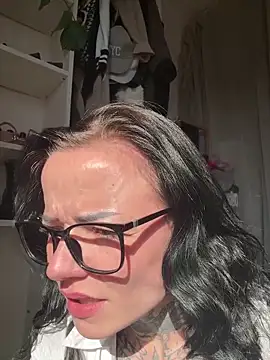 skinnylilly (F young) - 🖤 Striptease😼