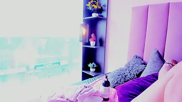 violet_myerrs webcam