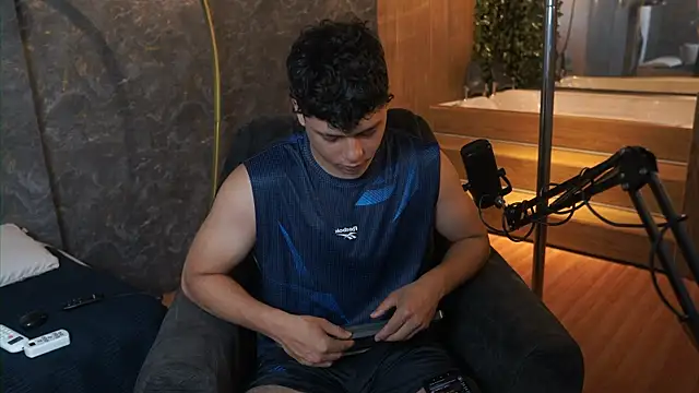 Ethan_occonor live sex cam