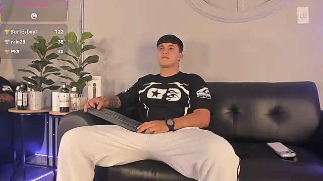 Cristopher_strong webcam