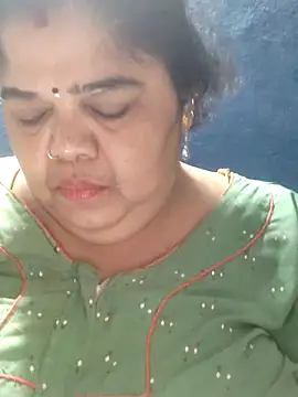 tamilthanushri webcam