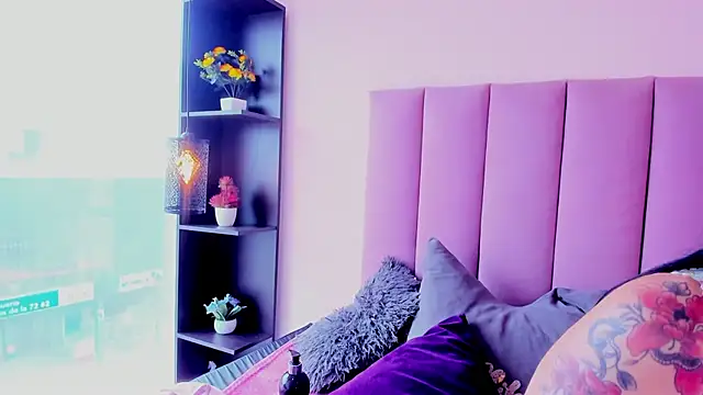 violet_myerrs webcam