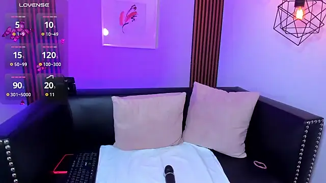 Nahiajhonson_ webcam