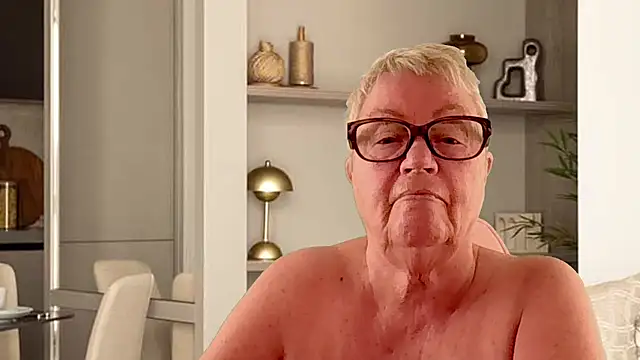 Mystery-Grandmother webcam