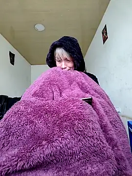 MARILYNMADELENAKOVANOVA webcam