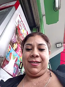 Laura-Hernandez webcam