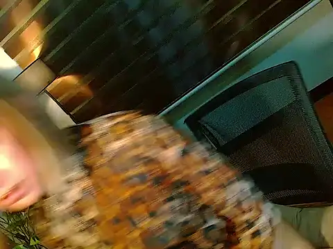 HOLLYWOOD_QUEEN_88 webcam