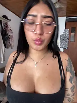 ami_santos webcam
